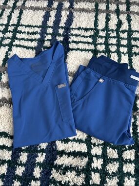 Figs Denim Blue V-Neck Scrub Top and Joggers Set